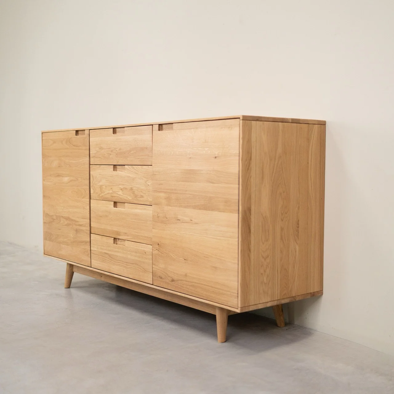 Massief eikenhouten dressoir van Escandi Atelier | NordicStory - Image 11