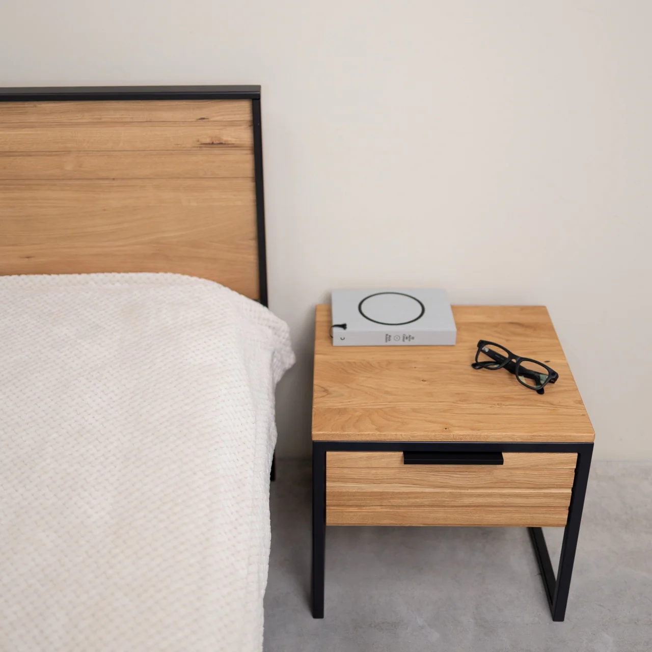 Massief eikenhouten bed Runa | NordicStory - Image 3