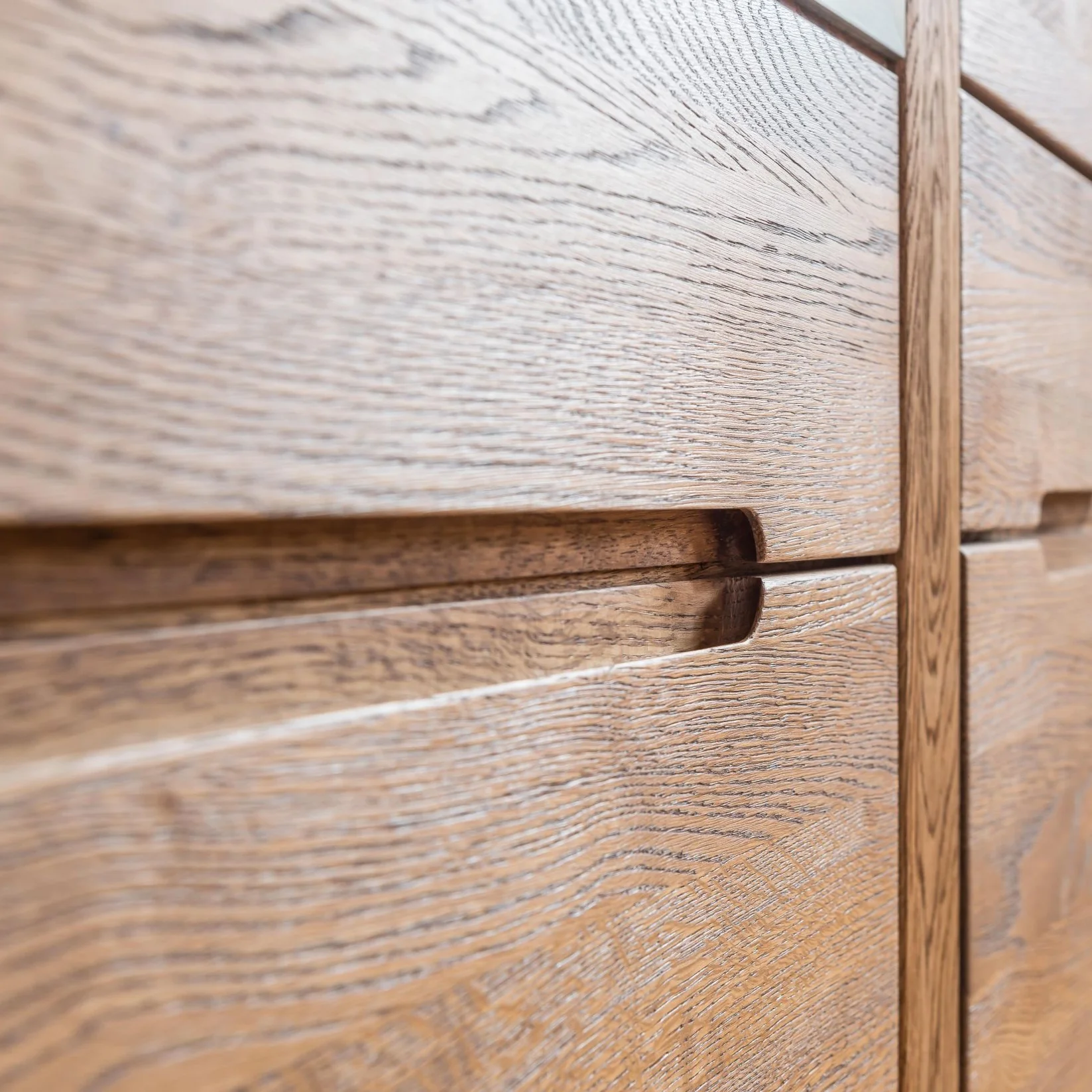 Massief eikenhouten vitrinekast MONTENEGRO 12 | LoftStory - Image 3