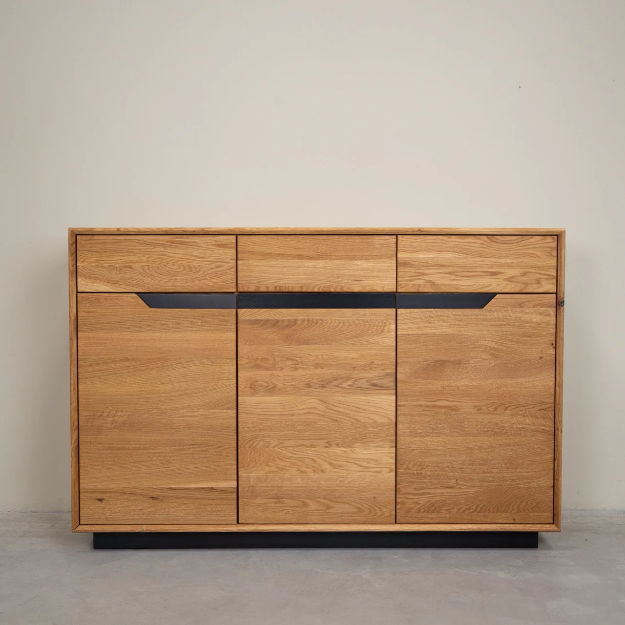Massief eikenhouten dressoir Bremen 2 | NordicStory - Image 11