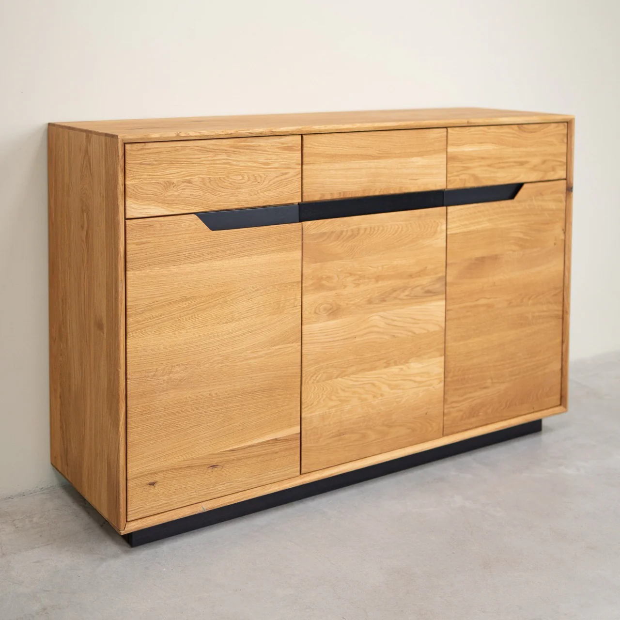 Massief eikenhouten dressoir Bremen 2 | NordicStory - Image 12