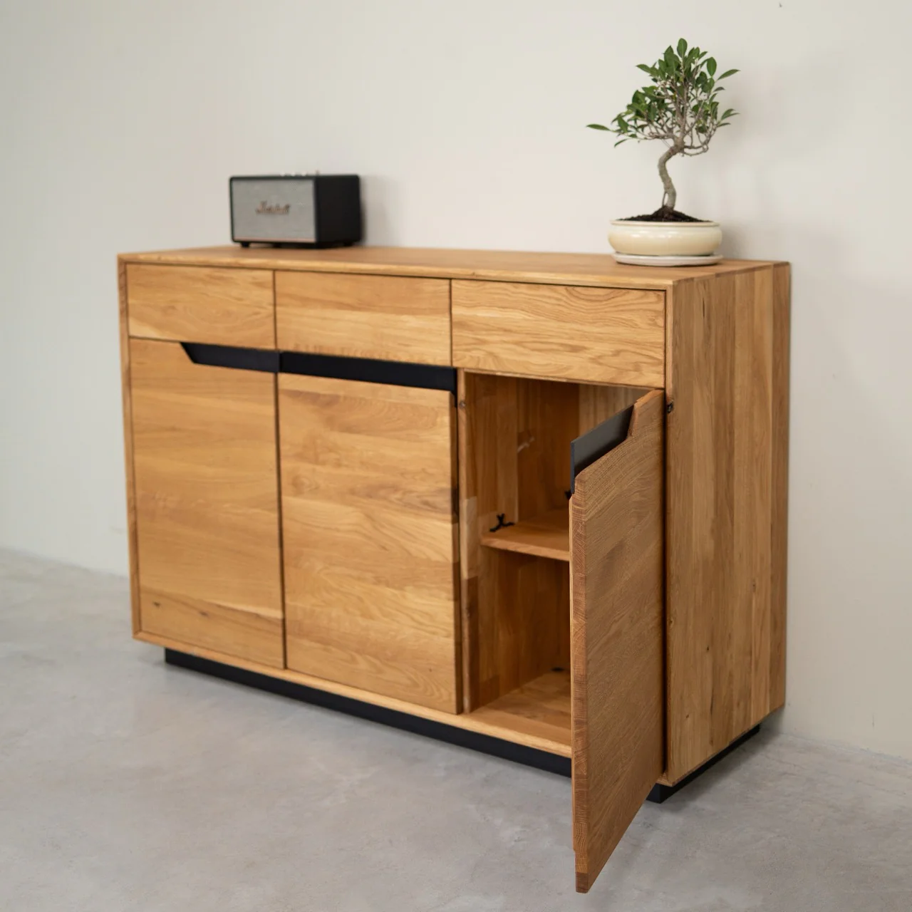 Massief eikenhouten dressoir Bremen 2 | NordicStory - Image 3