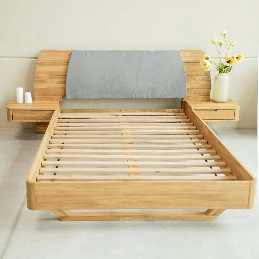 Massief eikenhouten bed met vastgebouwde nachtkastjes ALINA | NordicStory - Image 3