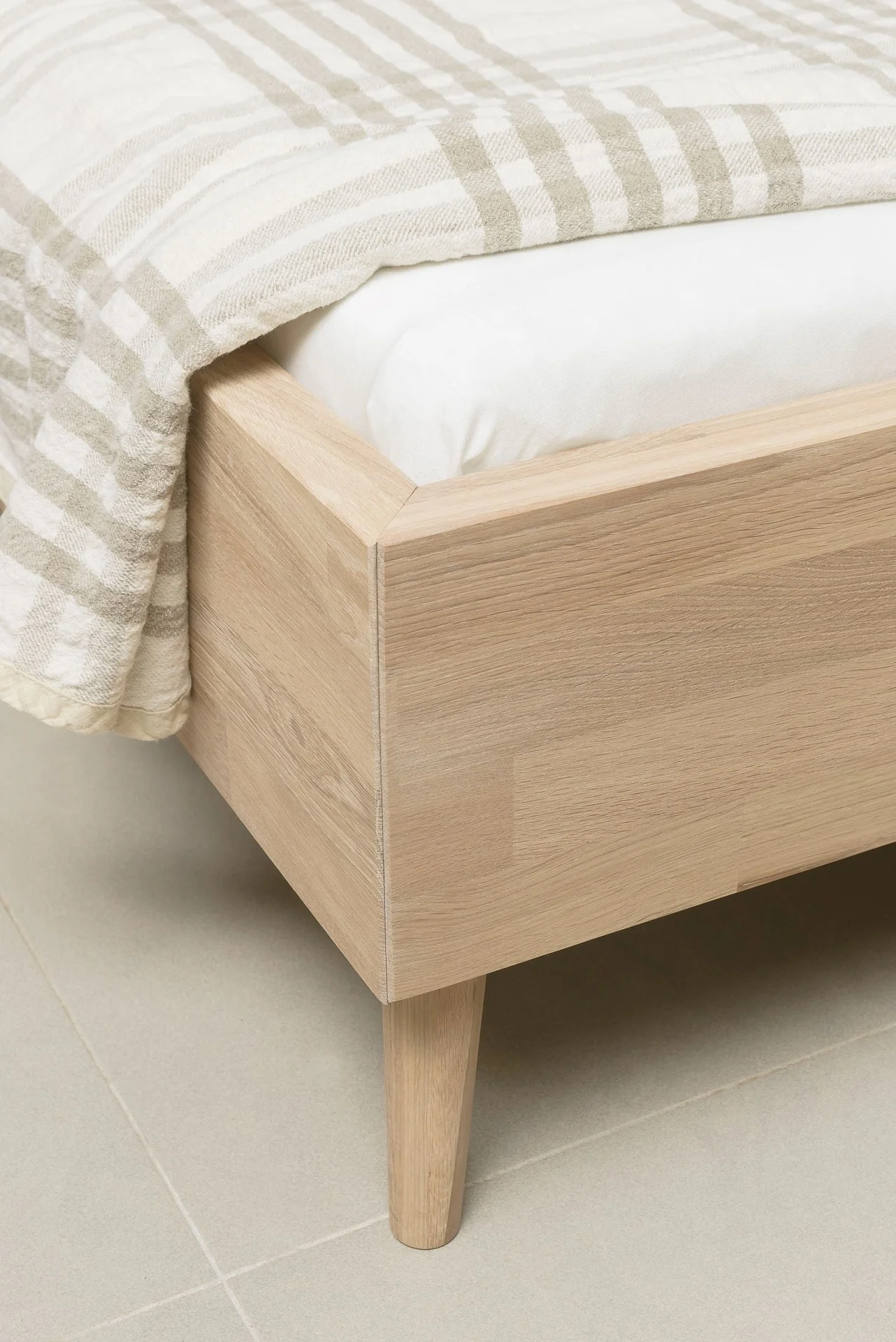 Massief eikenhouten bed Escandi | NordicStory - Image 6