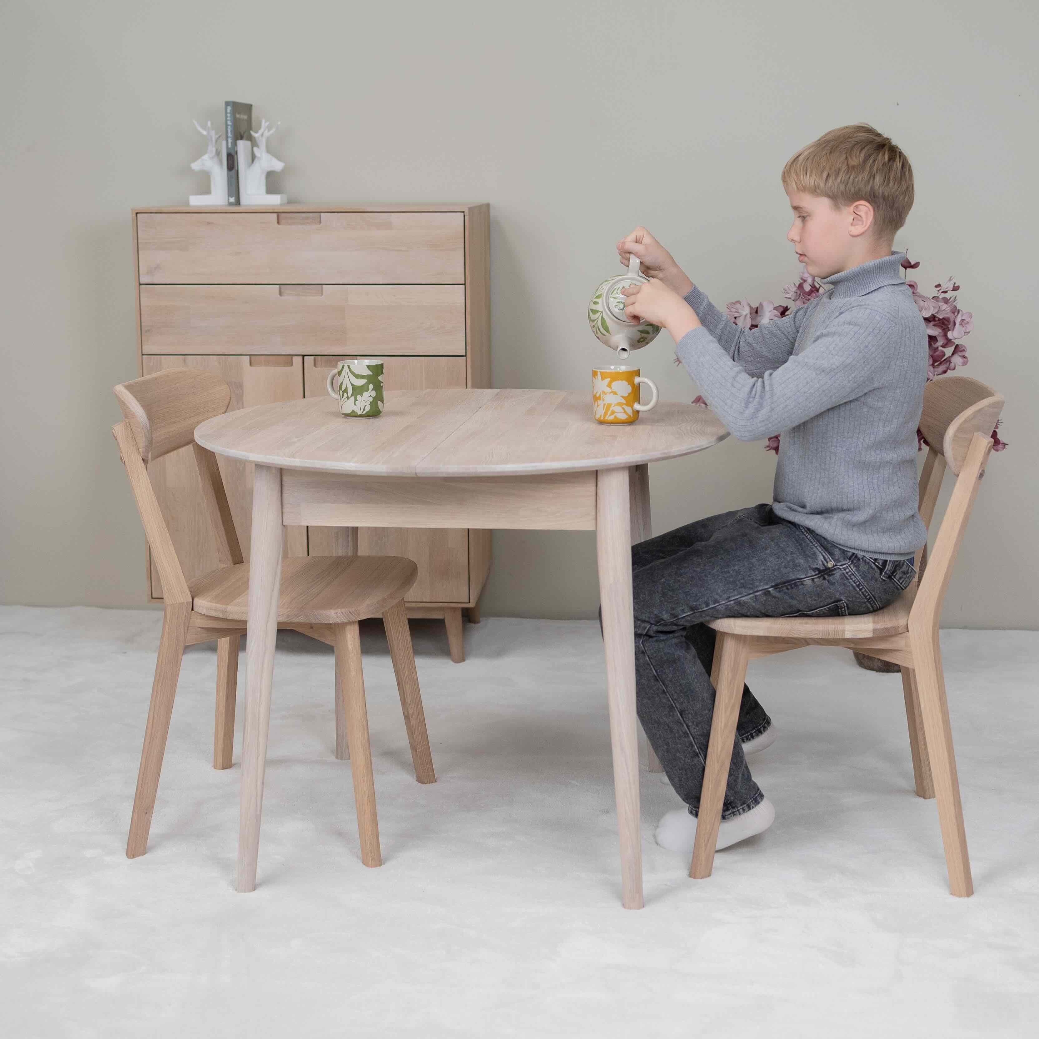 Set Escandi 3 massief houten tafel en twee ISKU stoelen - Image 6