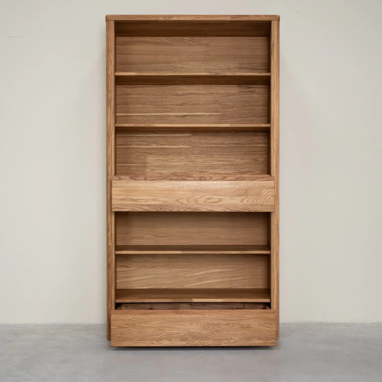 Boekenkast Wandrek met 2 lades van massief eikenhout Elsa 2 | NordicStory - Image 7