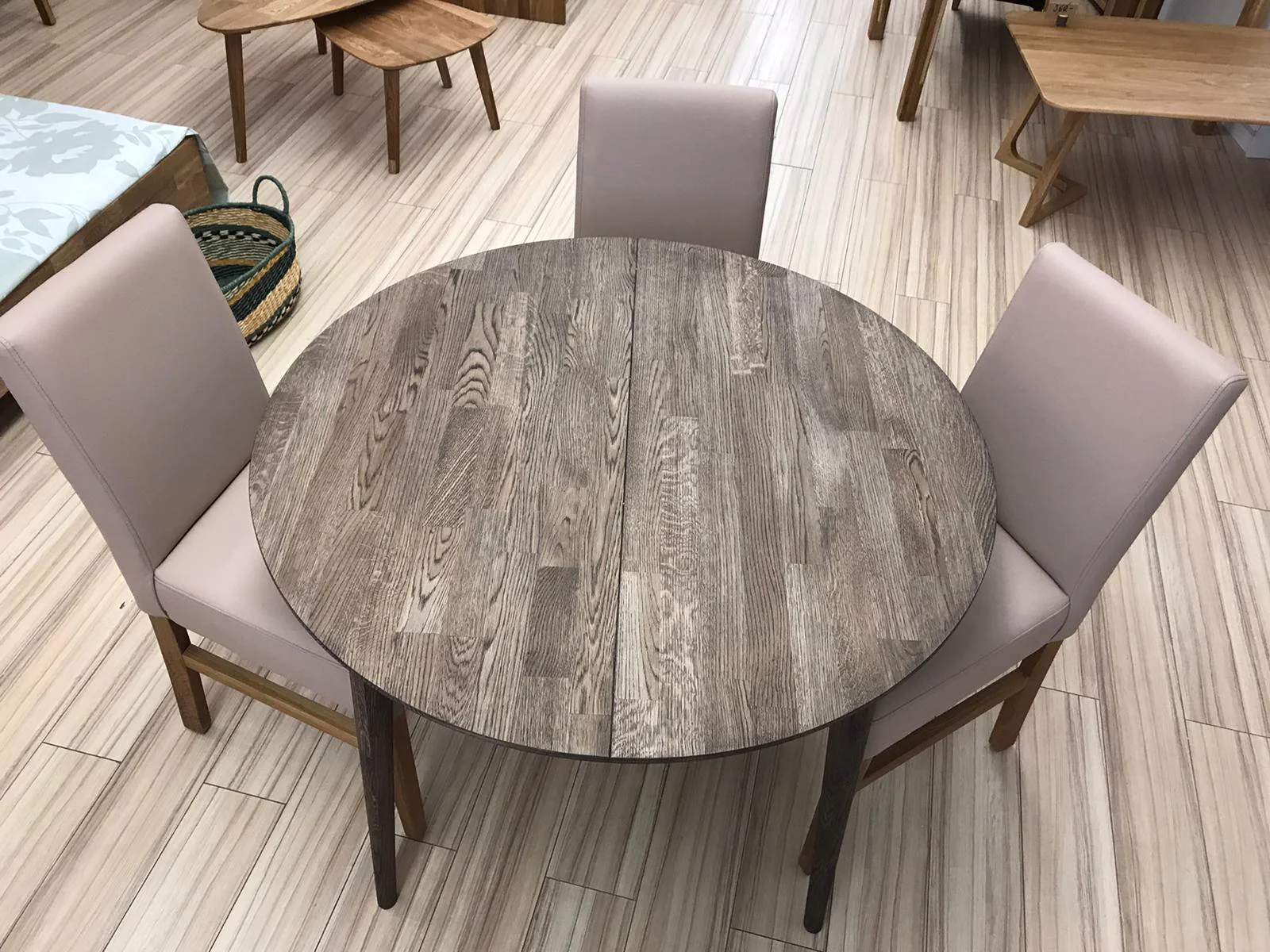 Ronde, uitschuifbare eettafel van massief eikenhout Escandi 6 | NordicStory - Image 11
