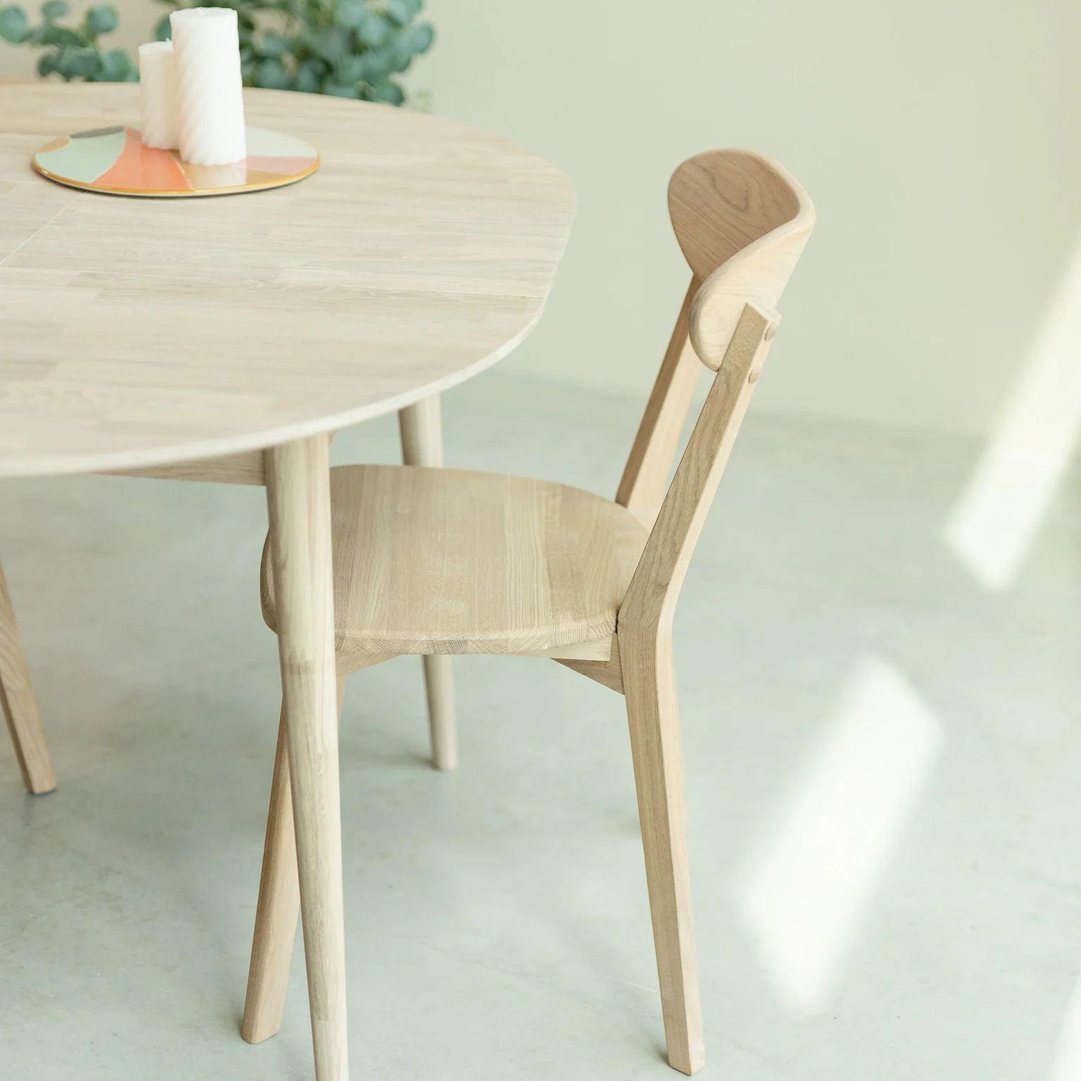 Ronde, uitschuifbare eettafel van massief eikenhout Escandi 6 | NordicStory - Image 3