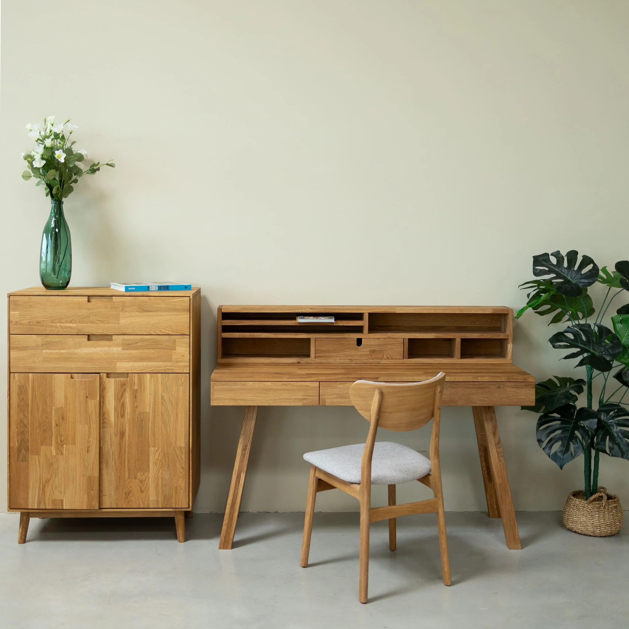 Einstein 2 massief eikenhouten bureau met zwevend boekenrek | NordicStory - Image 3