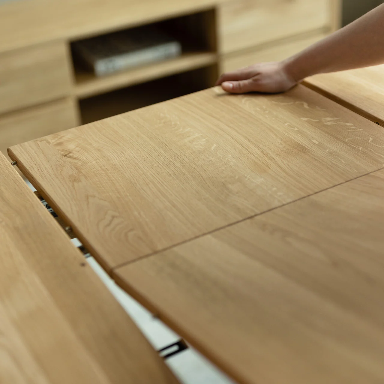Uitschuifbare eettafel in massief eiken Monty | NordicStory - Image 11