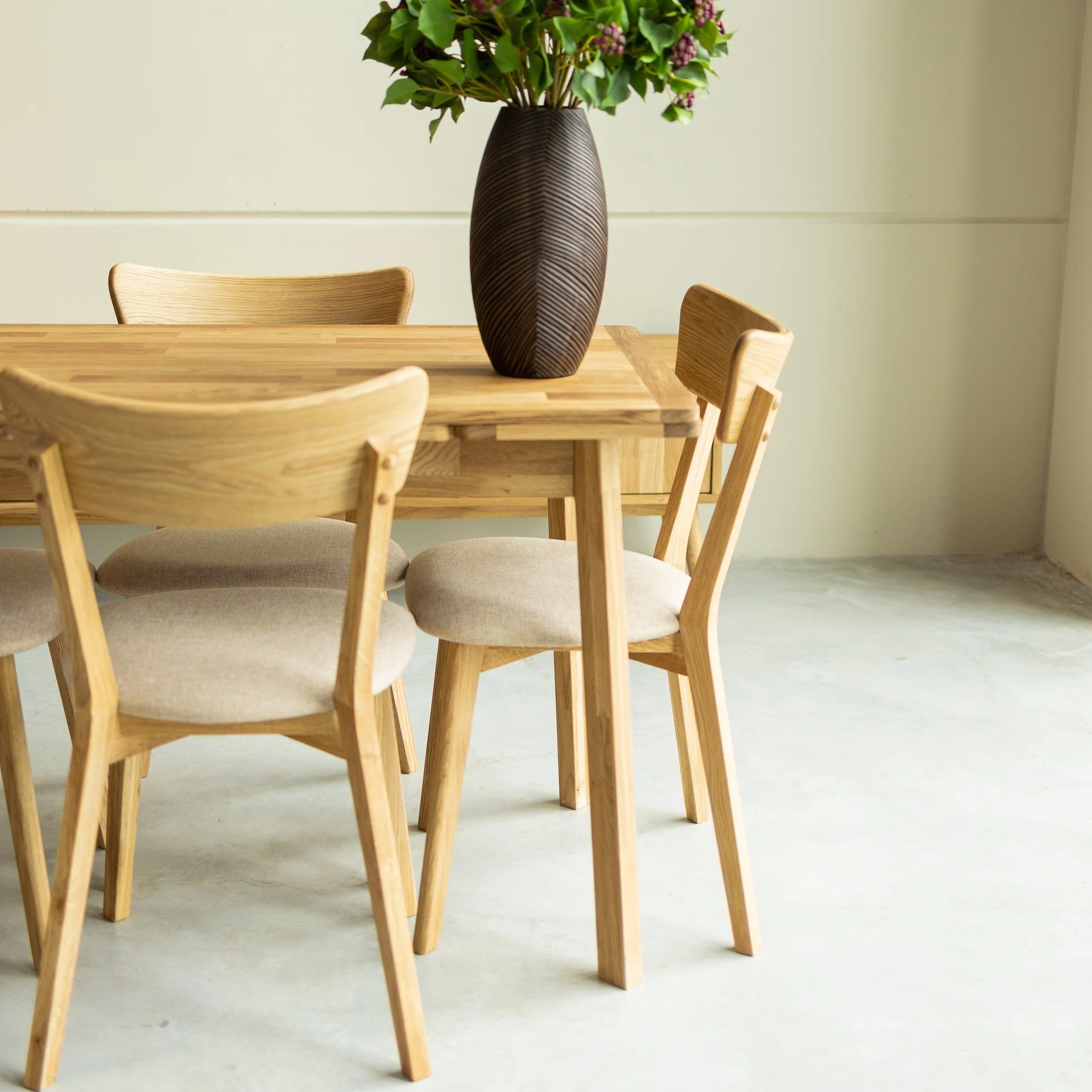 Set van 2 of 4 massief eiken eetkamerstoelen Diana Beige | NordicStory - Image 3