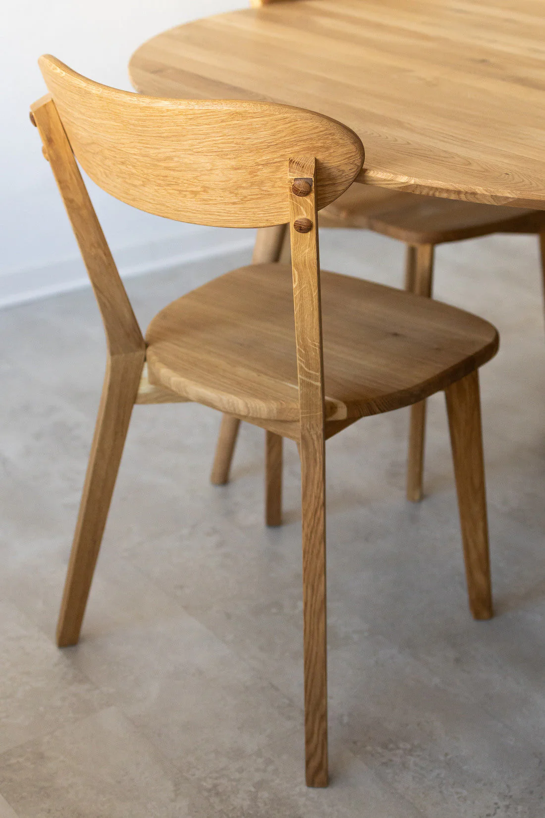 Set van 2 of 4 massief eiken eetkamerstoelen Isku | NordicStory - Image 8