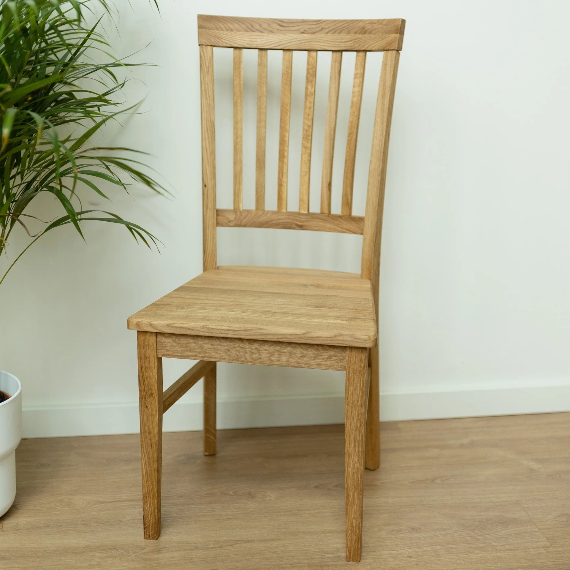Set van 2 of 4 massief eikenhouten eetkamerstoelen in Provençaalse stijl | NordicStory