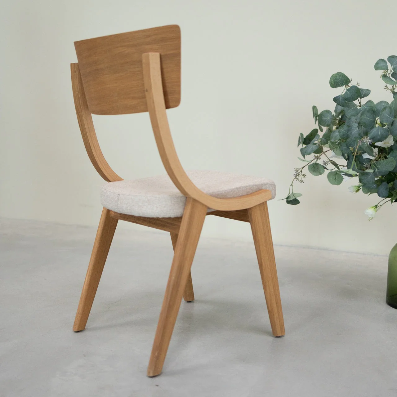 Set van 2 of 4 Lucas-eetkamerstoelen van massief eikenhout, met grijze of beige bekleding | NordicStory - Image 3