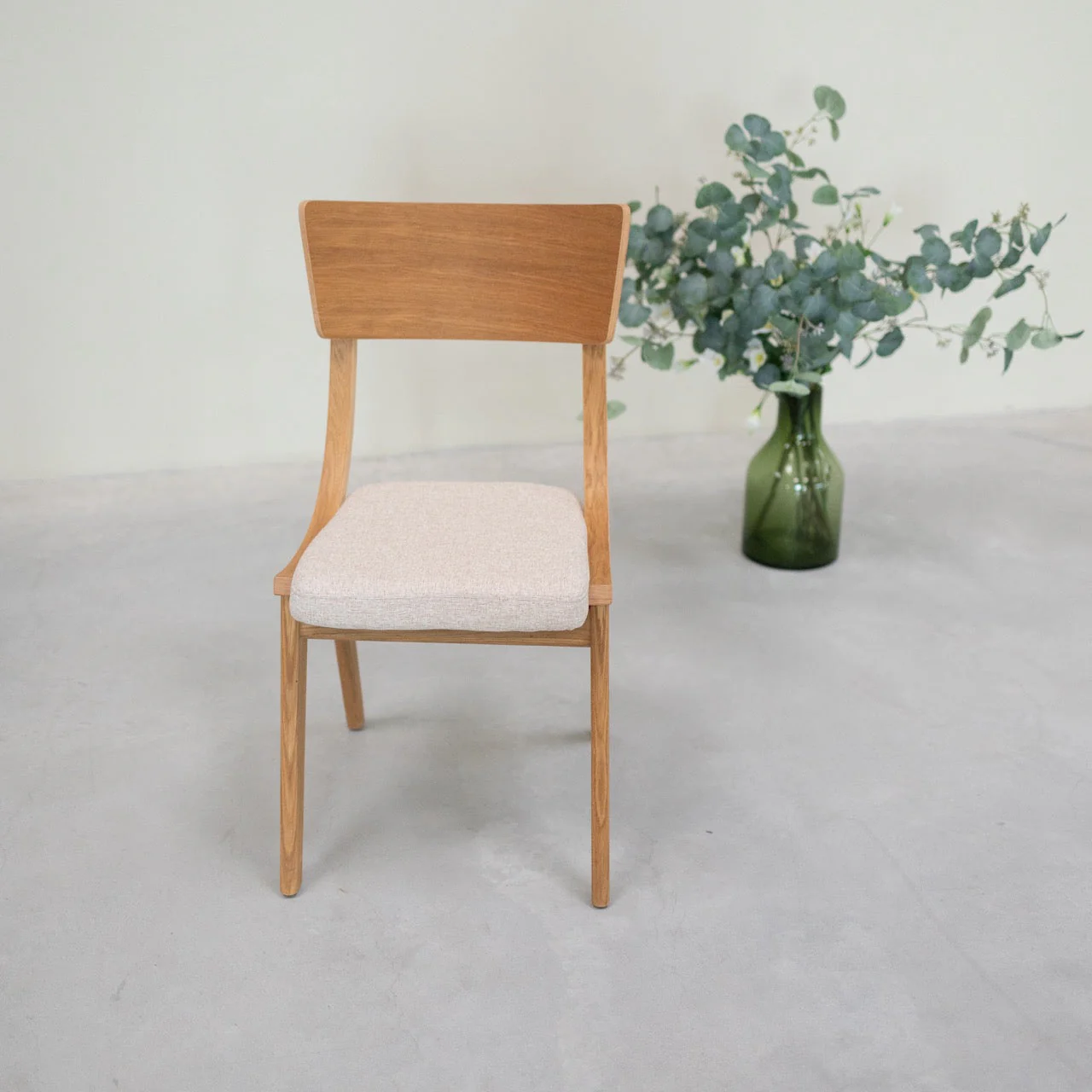 Set van 2 of 4 Lucas-eetkamerstoelen van massief eikenhout, met grijze of beige bekleding | NordicStory - Image 4
