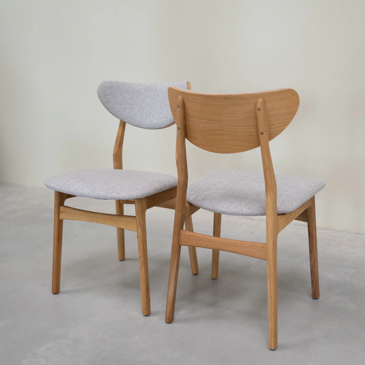 Set van 2 of 4 Maxwell-eetkamerstoelen van massief eikenhout, gestoffeerd | NordicStory - Image 15