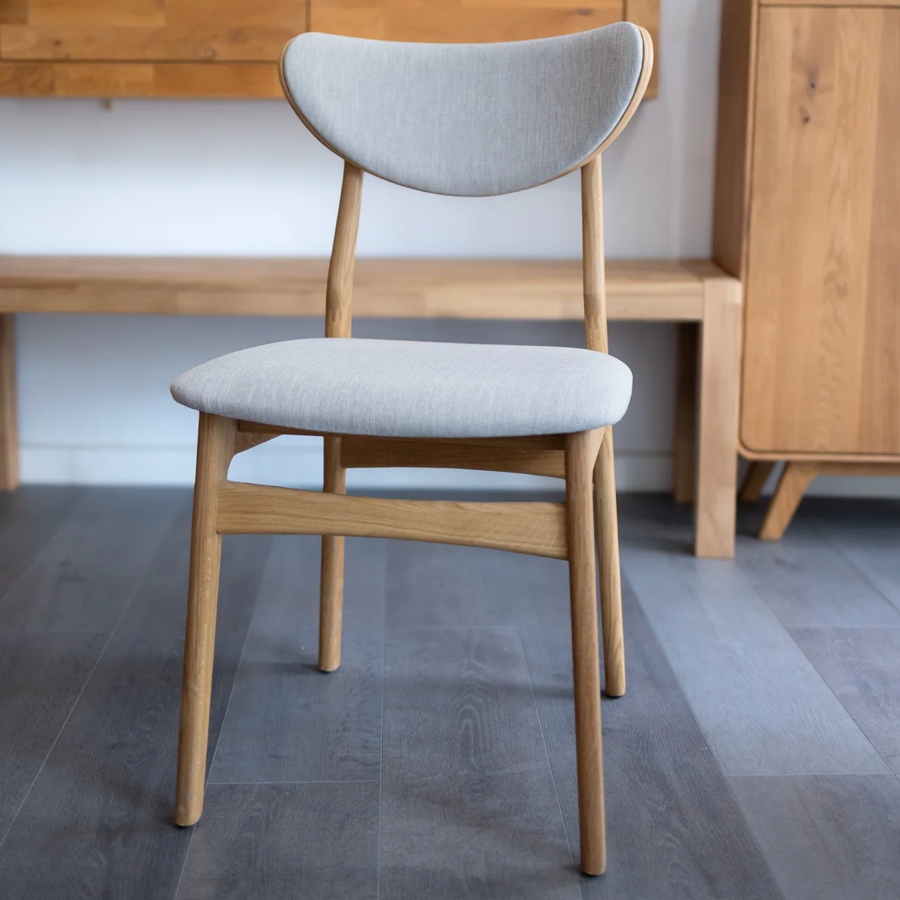 Set van 2 of 4 Maxwell-eetkamerstoelen van massief eikenhout, gestoffeerd | NordicStory - Image 16