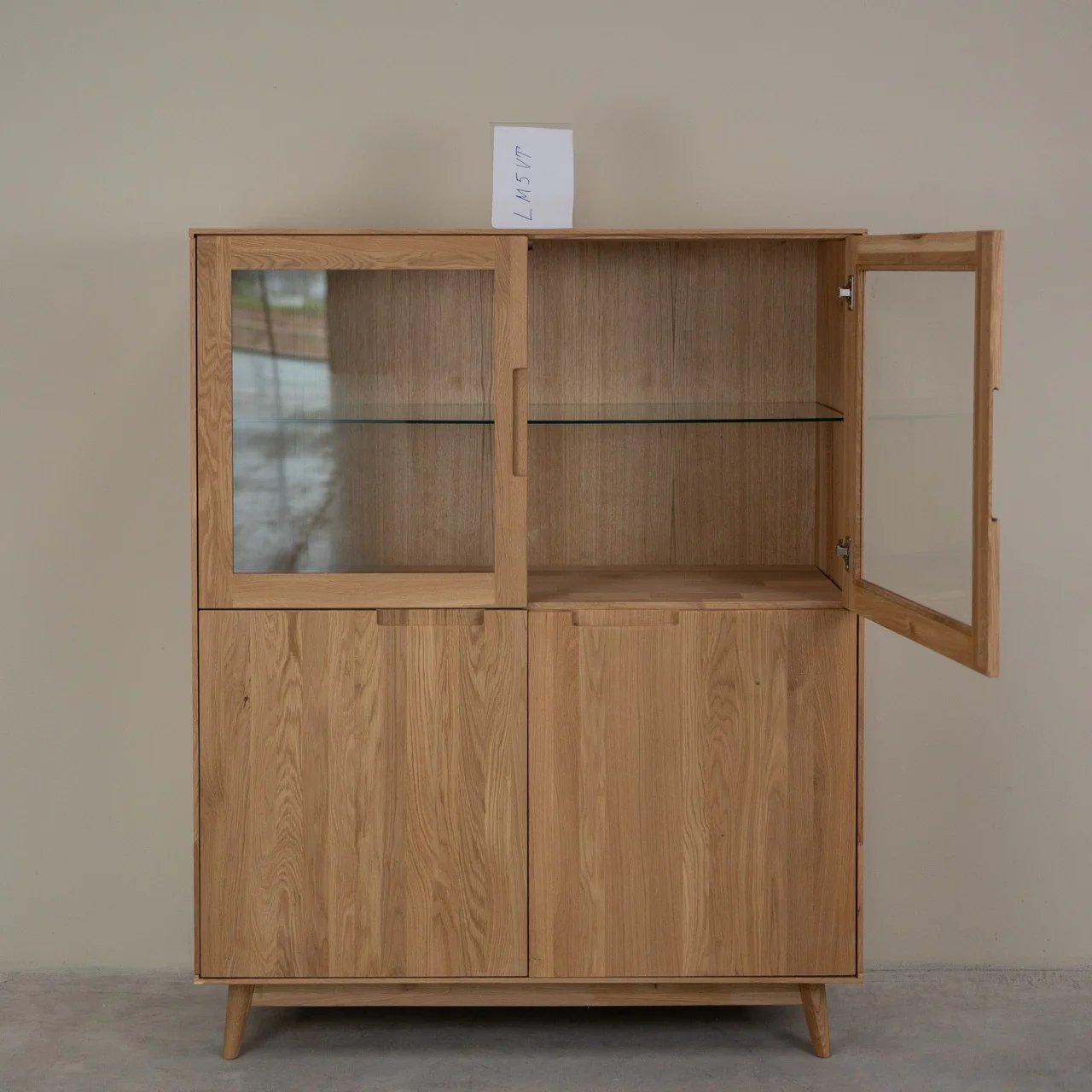 Vitrinekast van massief eikenhout van Escandi Atelier | NordicStory - Image 8